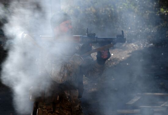 Бои в районе аэропорта города Донецка