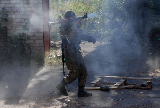 Бои в районе аэропорта города Донецка