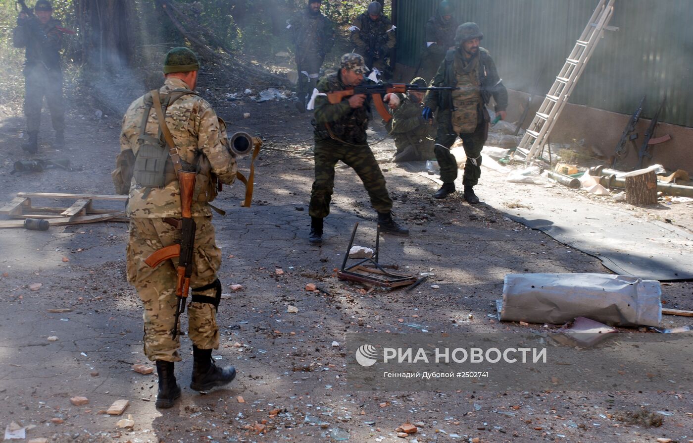 Бои в районе аэропорта города Донецка