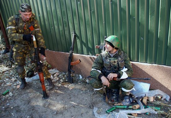 Бои в районе аэропорта города Донецка