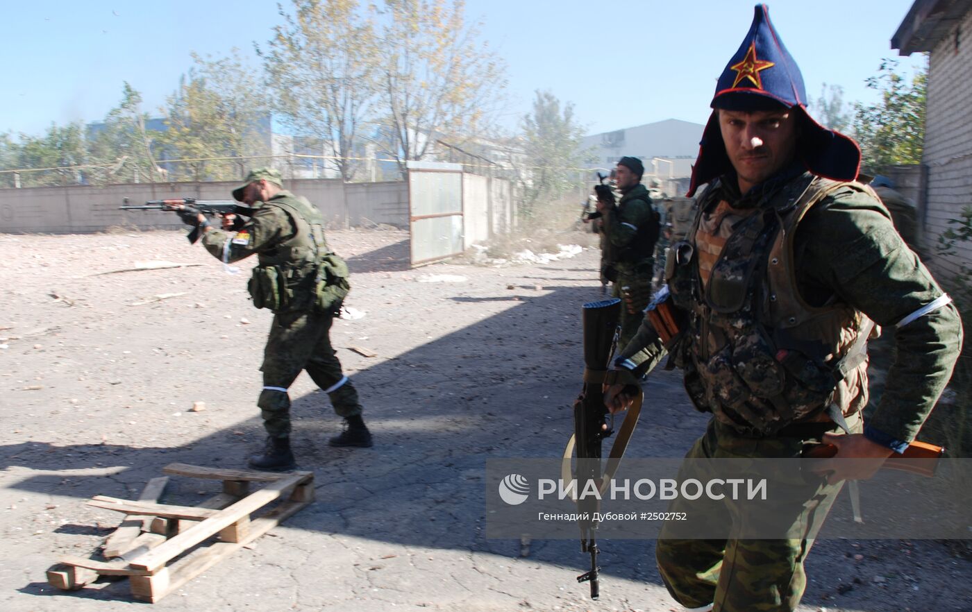 Бои в районе аэропорта города Донецка