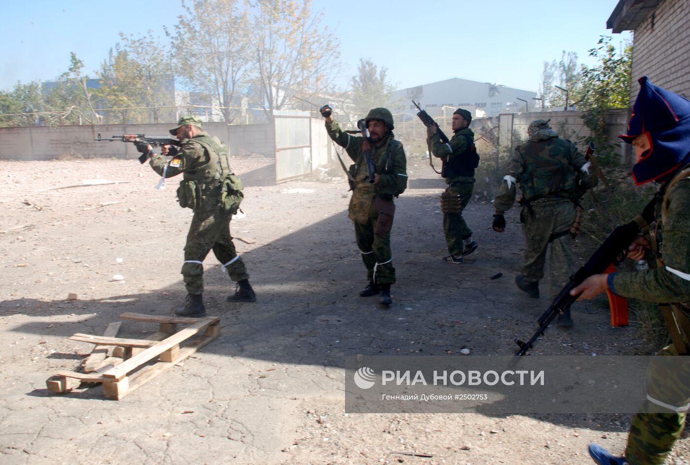 Бои в районе аэропорта города Донецка