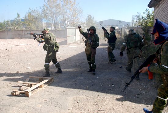 Бои в районе аэропорта города Донецка