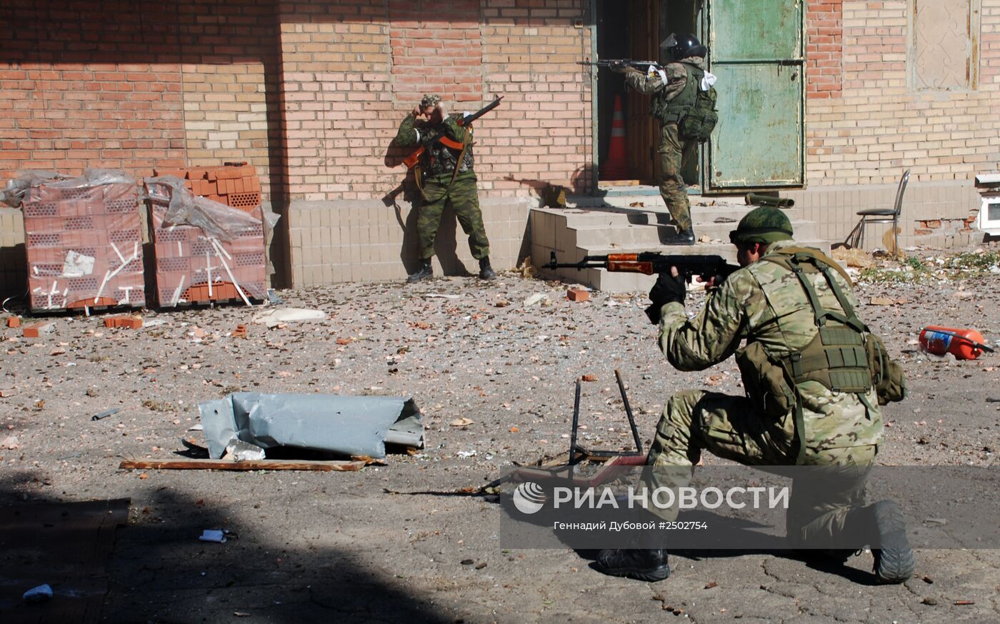 Бои в районе аэропорта города Донецка