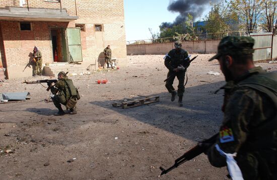 Бои в районе аэропорта города Донецка