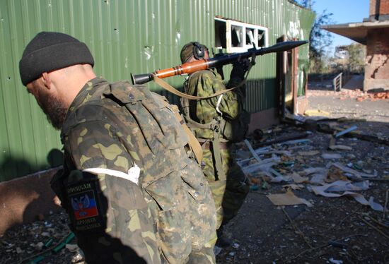 Бои в районе аэропорта города Донецка