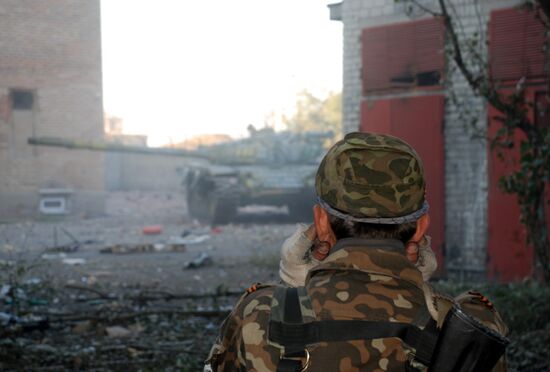 Бои в районе аэропорта города Донецка