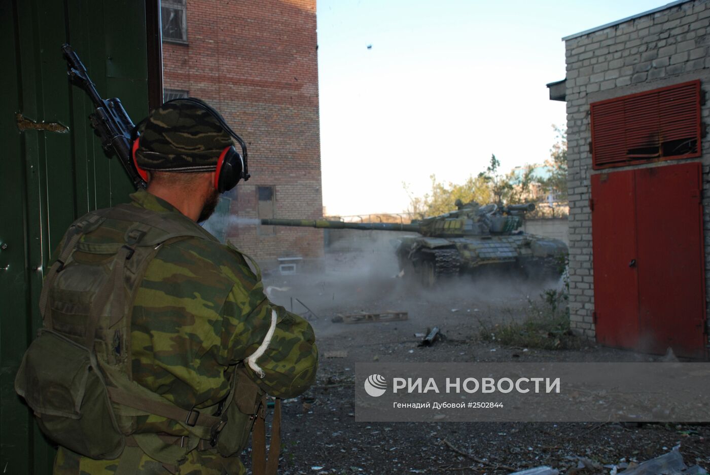 Бои в районе аэропорта города Донецка