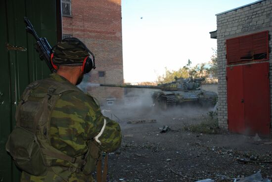 Бои в районе аэропорта города Донецка