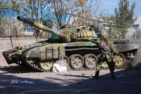 Бои в районе аэропорта города Донецка