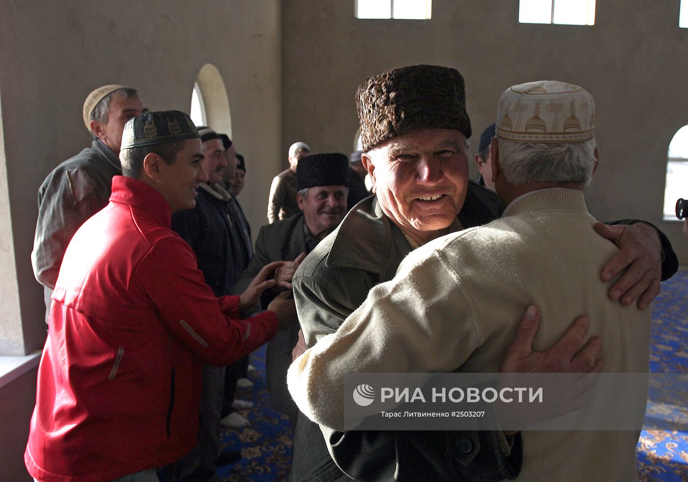 Празднование Курбан-Байрама в новой мечети в Крыму