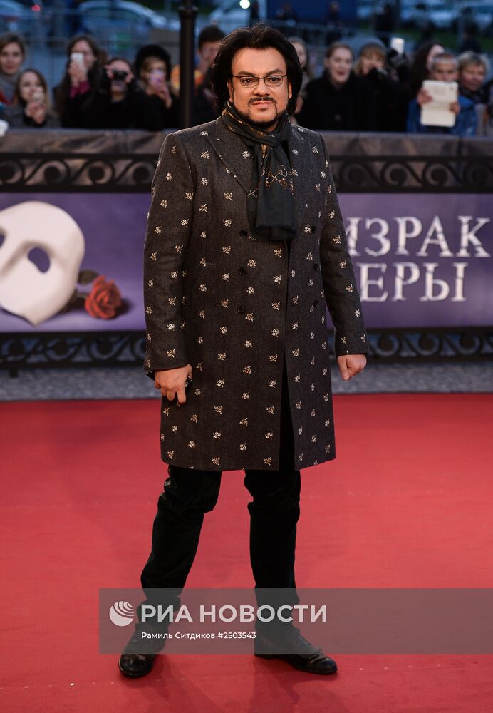Премьера мюзикла Эндрю Ллойд-Уэббера "Призрак Оперы"