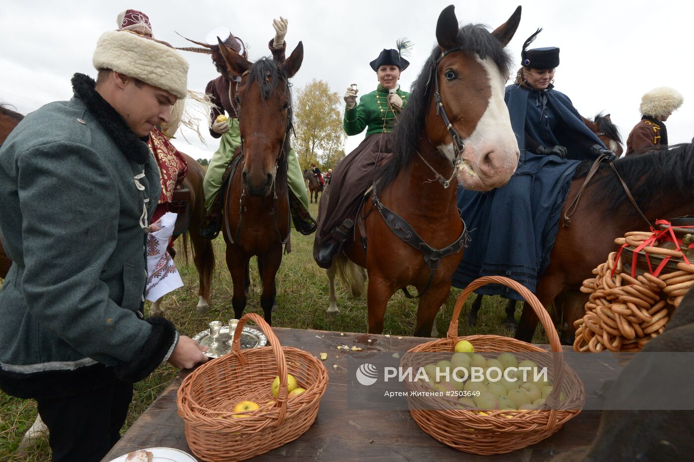 Коннная костюмированная охота