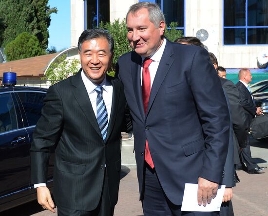 Д.Рогозин принял участие в российско-китайском экономическом форуме