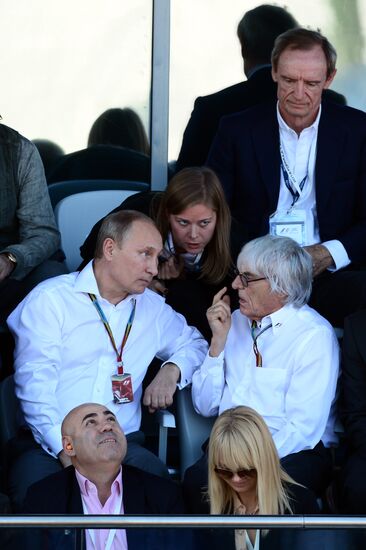 В.Путин посетил российский этап гонки чемпионата мира по кольцевым автогонкам в классе "Формула-1"
