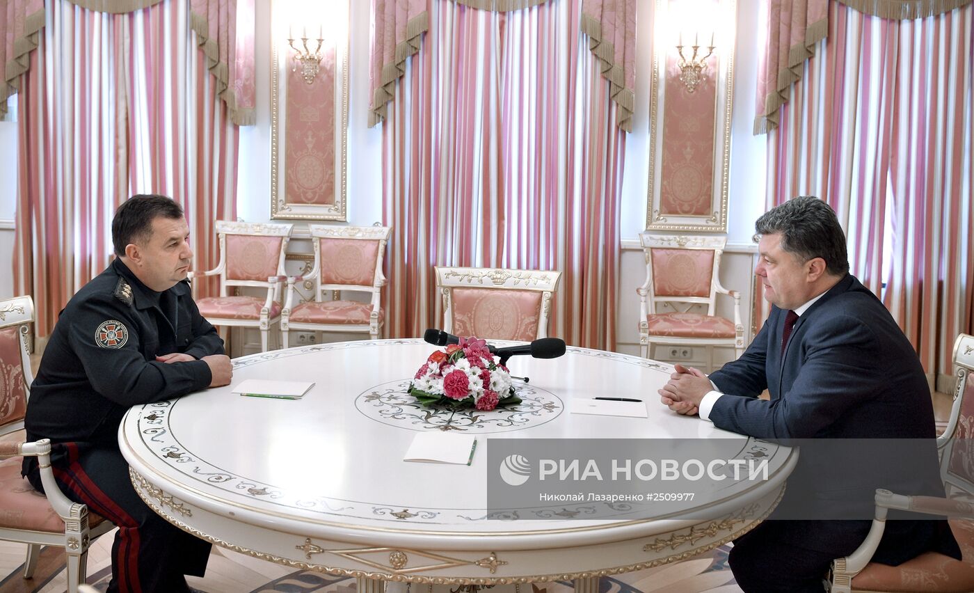 П.Порошенко внес в Раду кандидатуру С.Полторака на пост главы Минобороны Украины