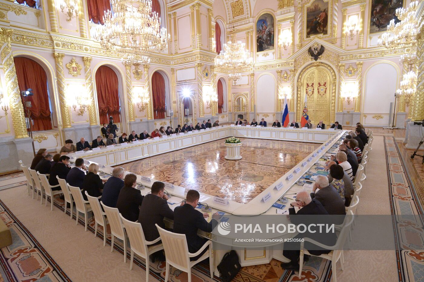 В.Путин провел заседание Совета по развитию гражданского общества