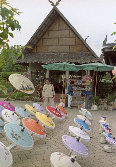 Лавка зонтиков в Таиланде