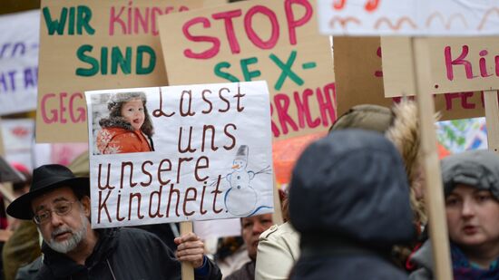 Марш за традиционные семейные ценности в Германии