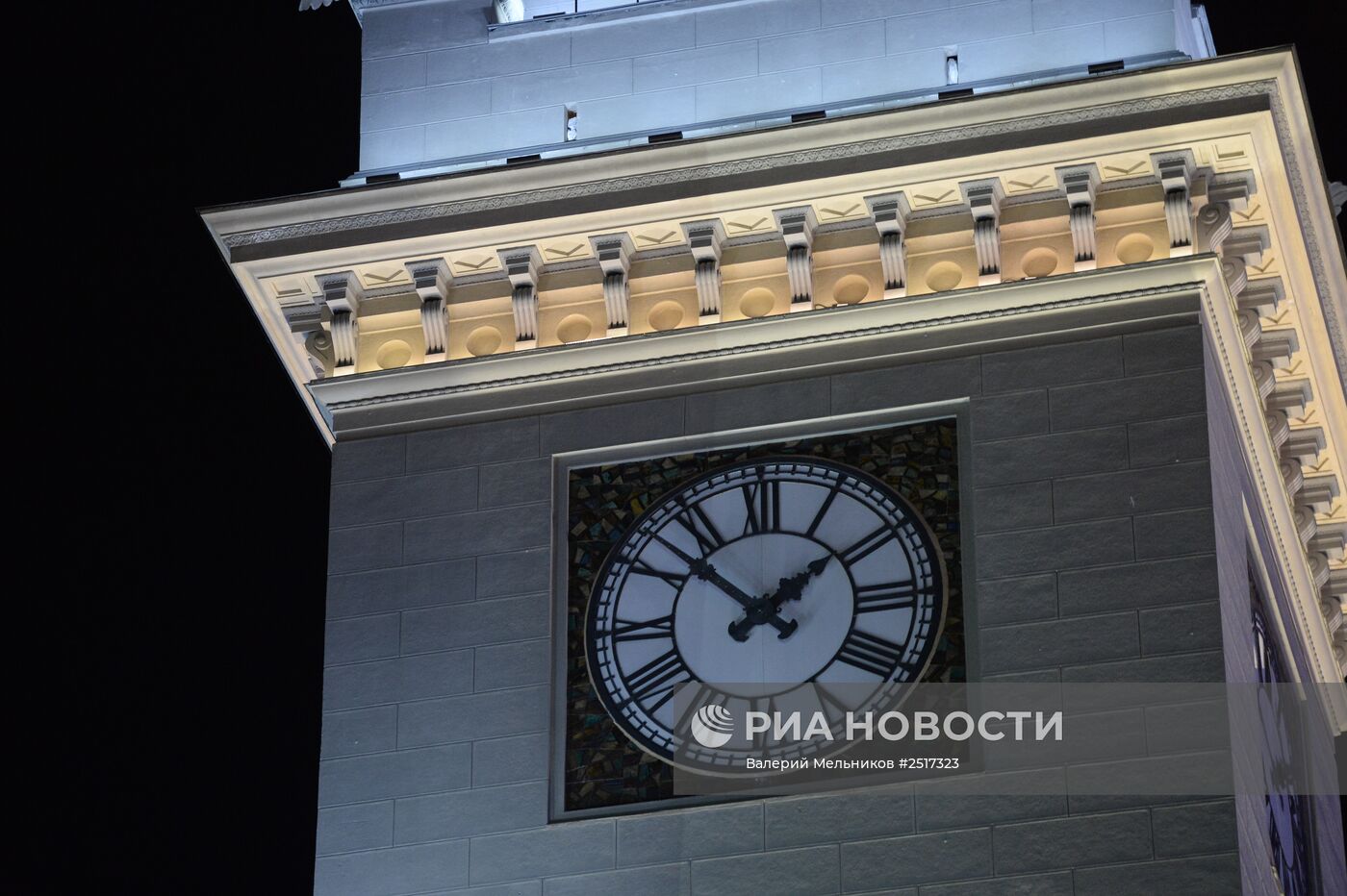 Перевод часов на зимнее время на Киевском вокзале в Москве
