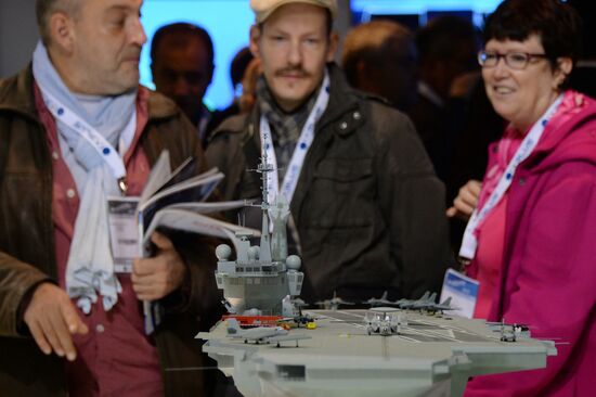 EURONAVAL 2014 - 24-я Международная выставка военно-морской техники и вооружения. Второй день