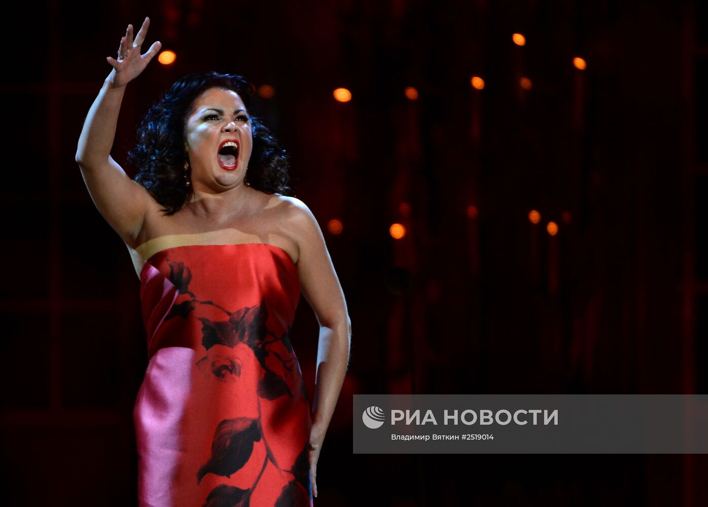 Концерт "Оперный бал",посвященный 75-летнему юбилею Е. Образцовой
