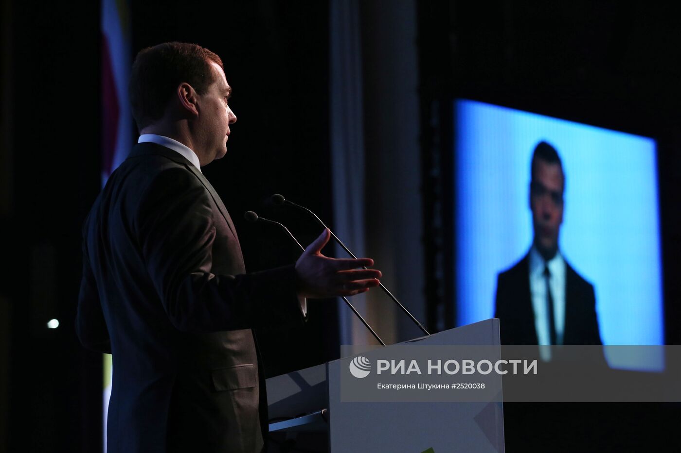 Д.Медведев принял участие в форуме "Опоры России", посвященном развитию малого бизнеса