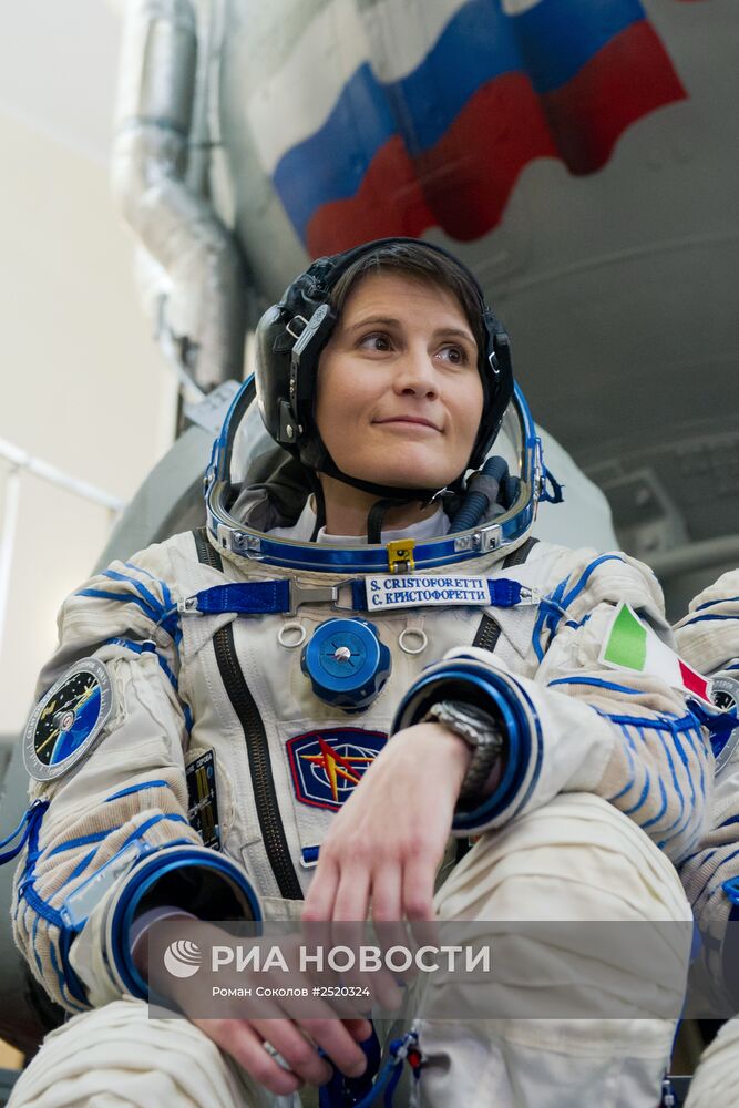 Комплексные тренировки основного экипажа МКС-42/43