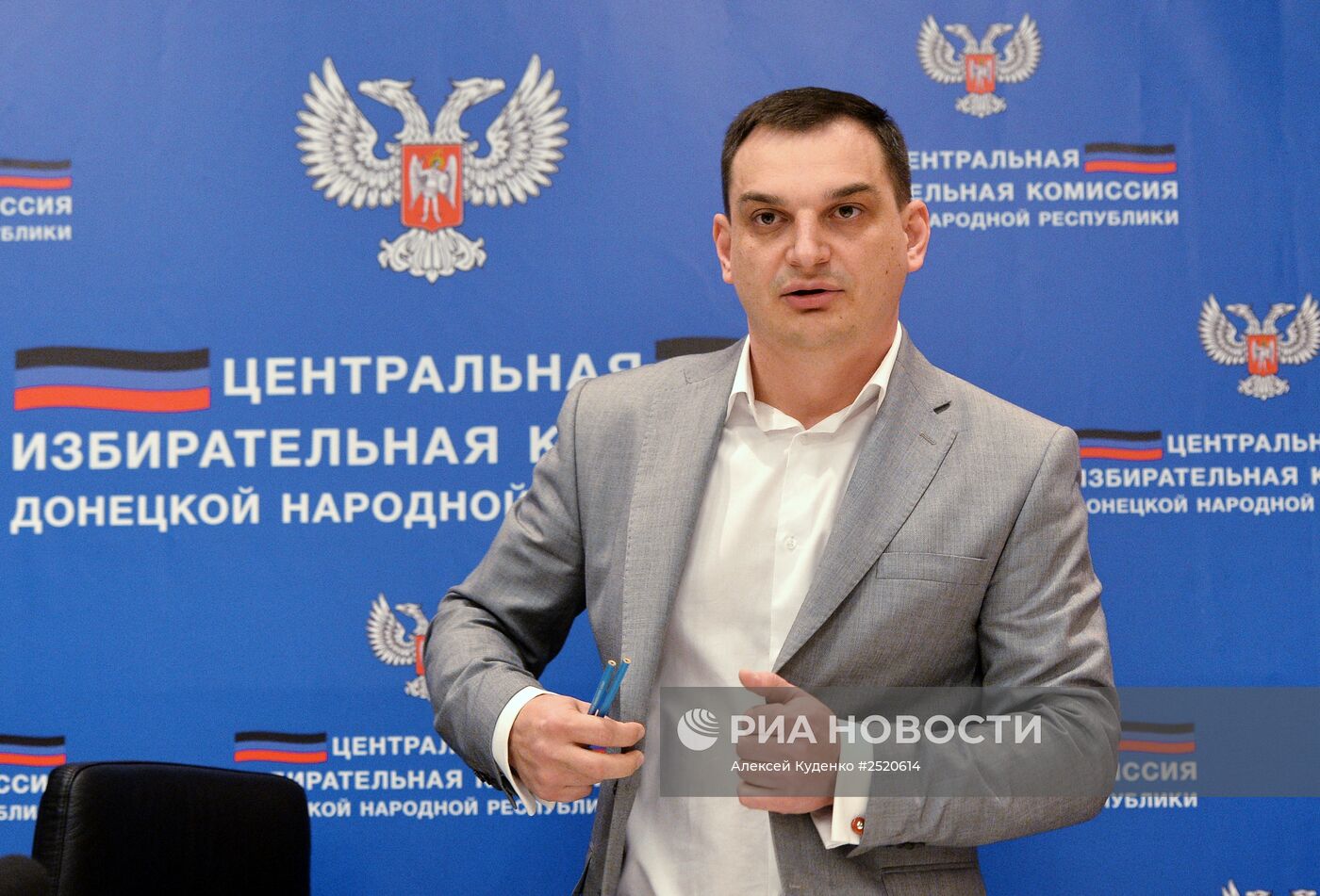 Пресс-конференция главы ЦИК Романа Лягина в Донецке
