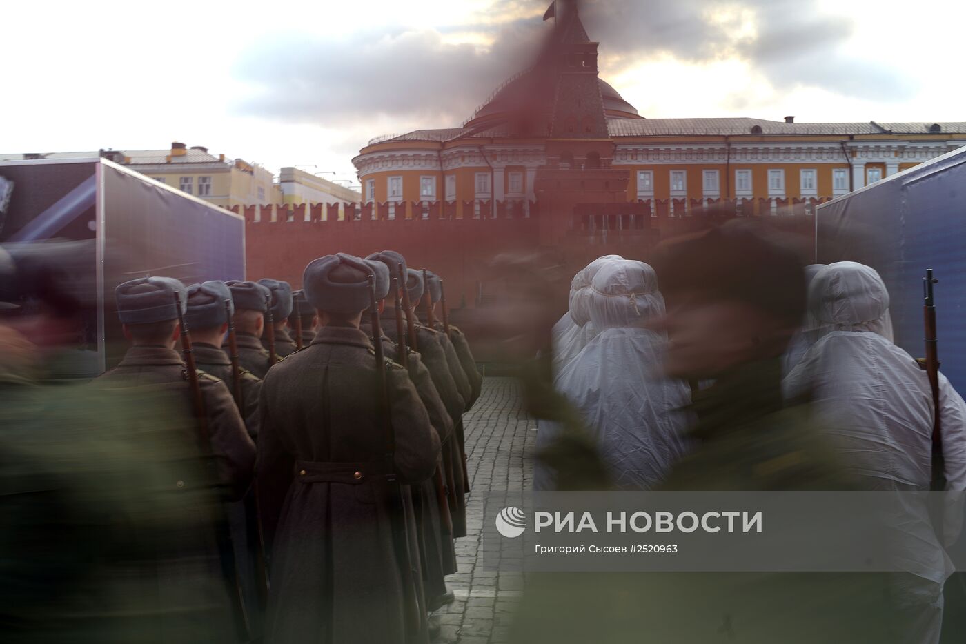 Репетиция торжественного марша, посвященного легендарному параду 1941 года