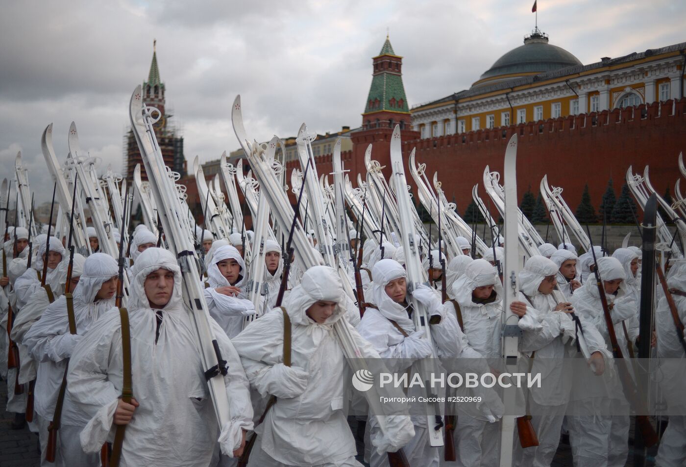 Репетиция торжественного марша, посвященного легендарному параду 1941 года