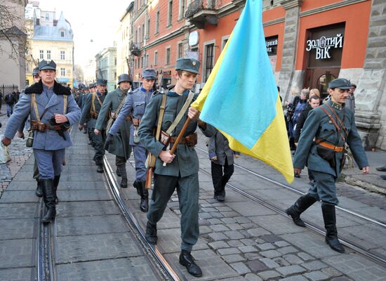 Во Львове провели историческую реконструкцию, посвященную 96-ой годовщине провозглашению ЗУНР