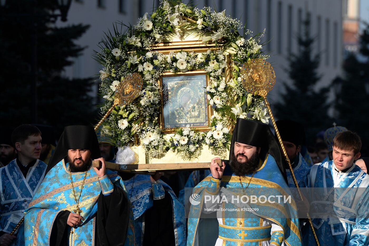 Крестный ход в День Казанской иконы Божьей матери