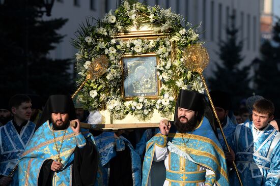 Крестный ход в День Казанской иконы Божьей матери