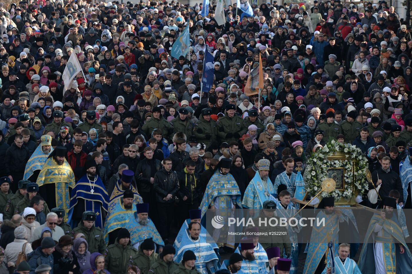 Крестный ход в День Казанской иконы Божьей матери