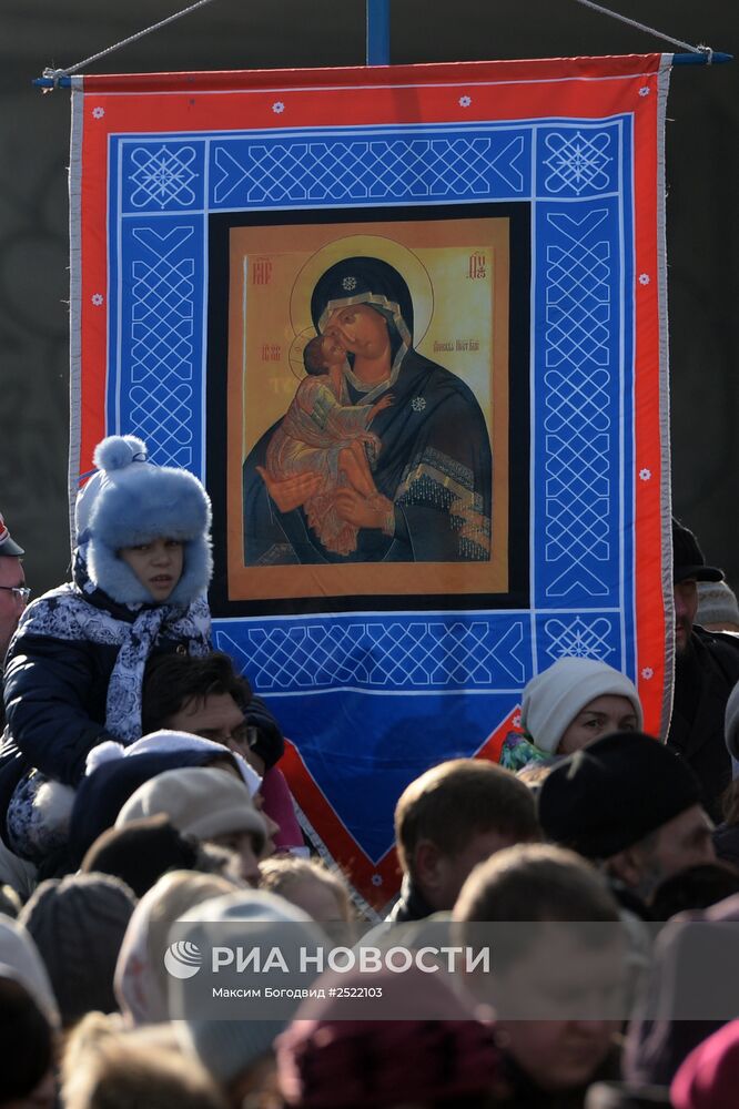 Крестный ход в День Казанской иконы Божьей матери