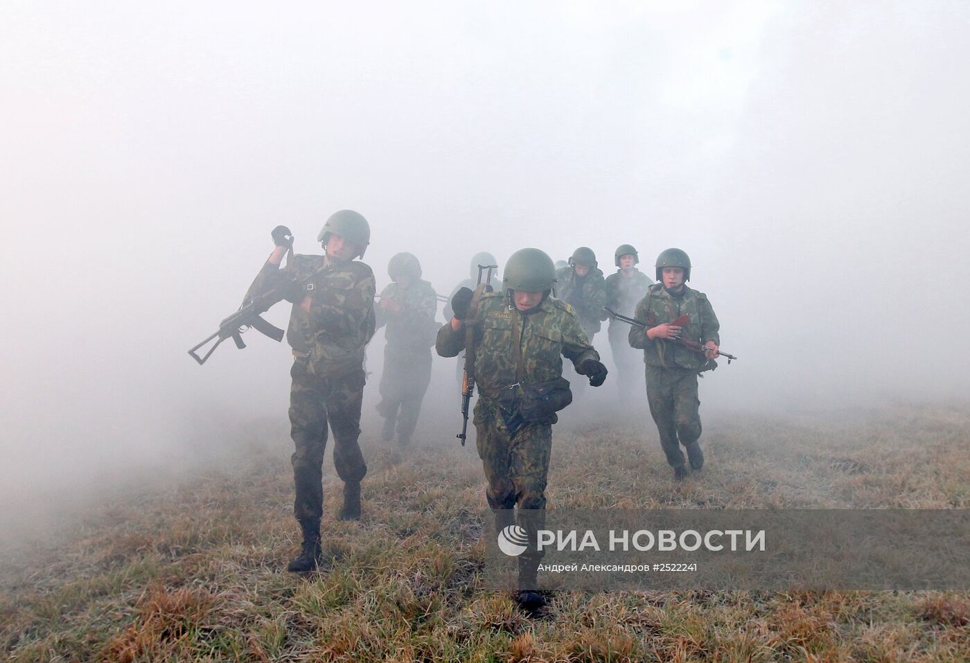 Сдача экзамена на "краповый берет" служащими белорусского спецназа