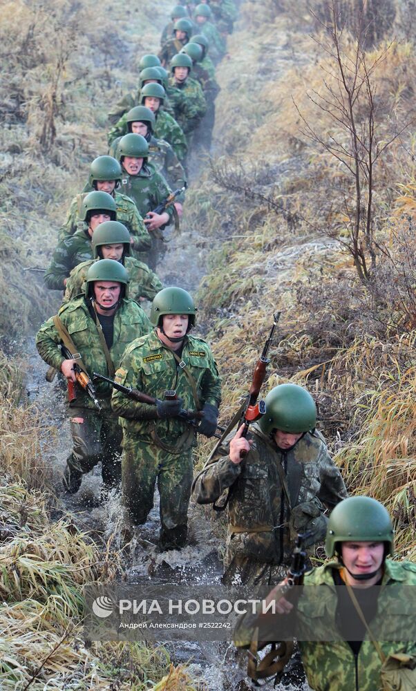 Сдача экзамена на "краповый берет" служащими белорусского спецназа