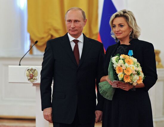 В.Путин вручил государственные награды иностранным гражданам