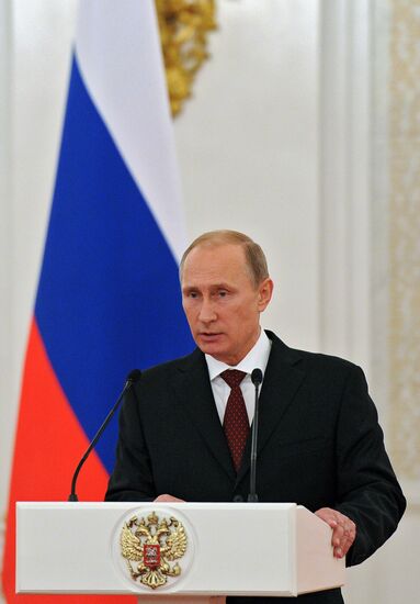 В.Путин вручил государственные награды иностранным гражданам