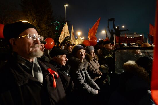 Демонстрации, посвященные 97-й годовщине Октябрьской революции в регионах России