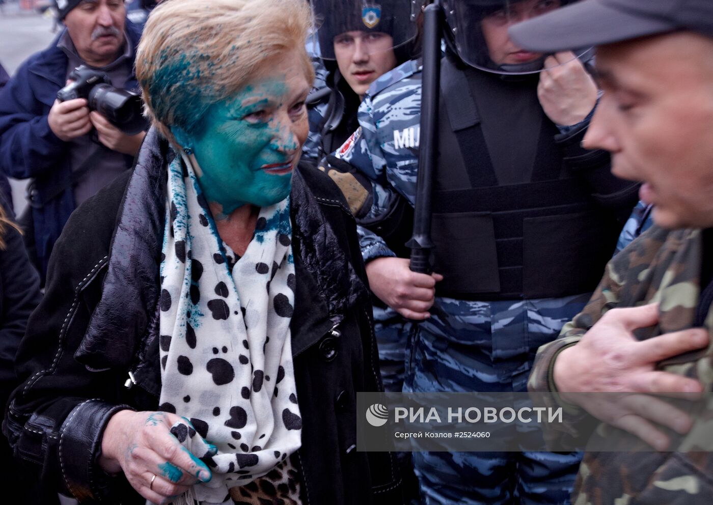 Столкновение радикалов "Правого сектора" и сторонников Компартии Украины в Харькове
