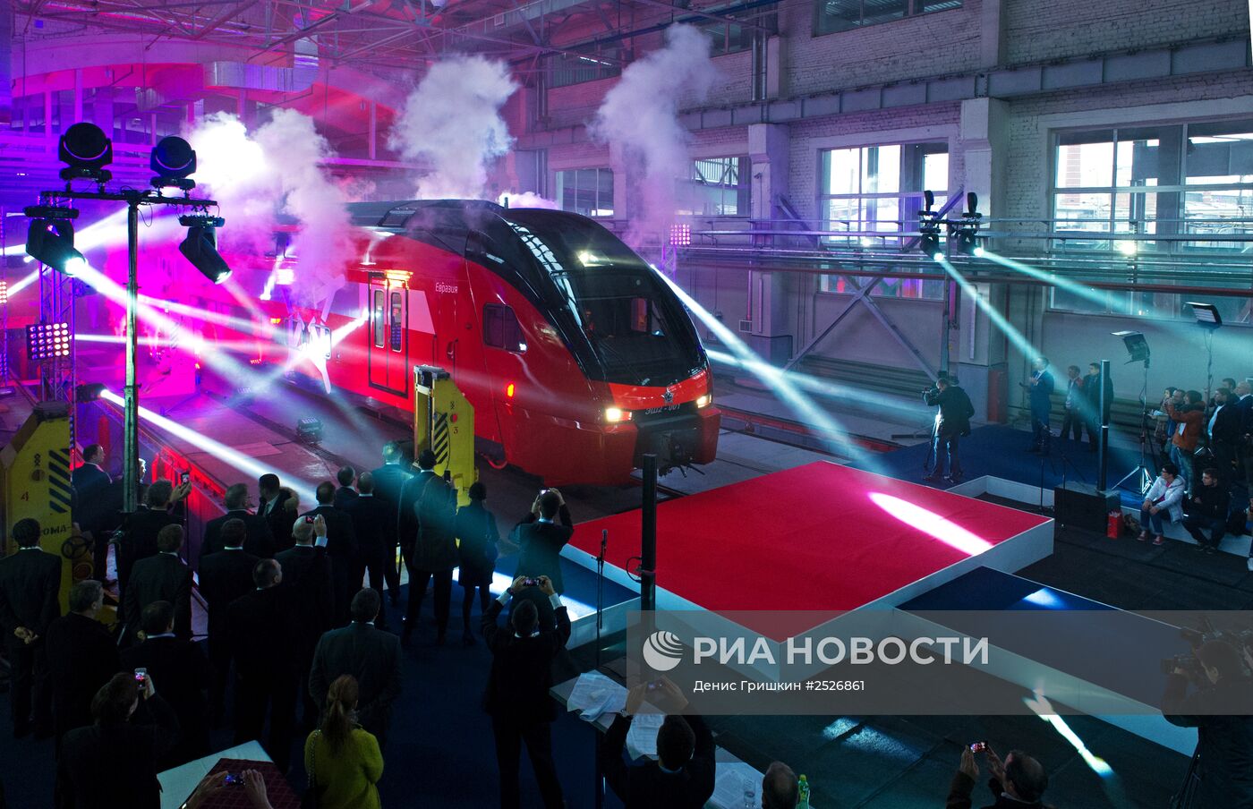 С.Собянин осмотрел двухэтажный электропоезд компании "Аэроэкспресс"
