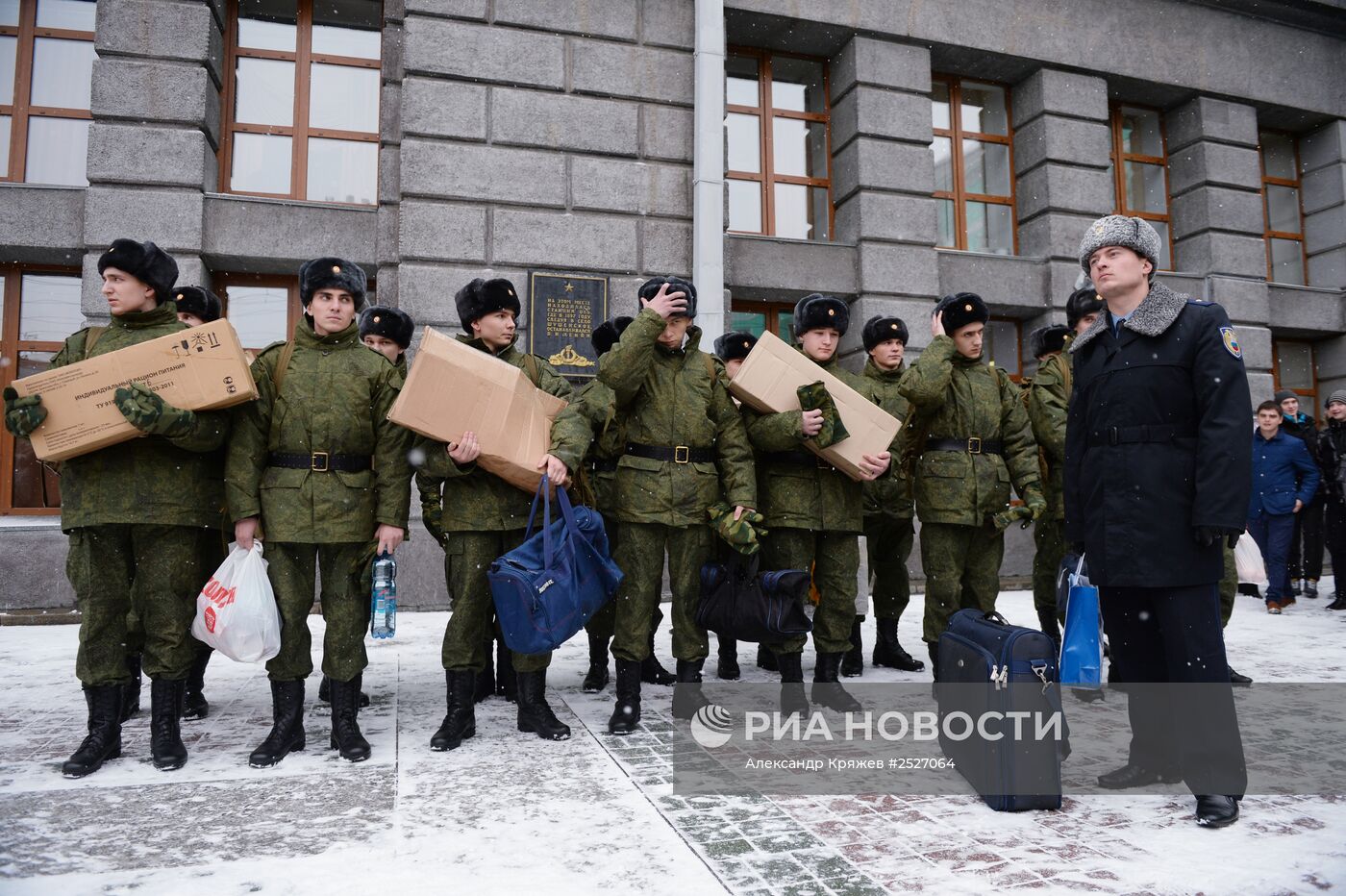 Отправка призывников в Президентский полк