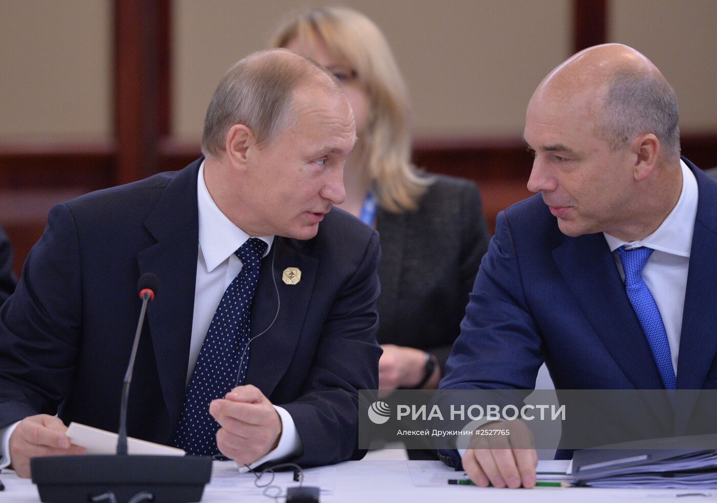 В.Путин принимает участие в саммите "Группы двадцати"