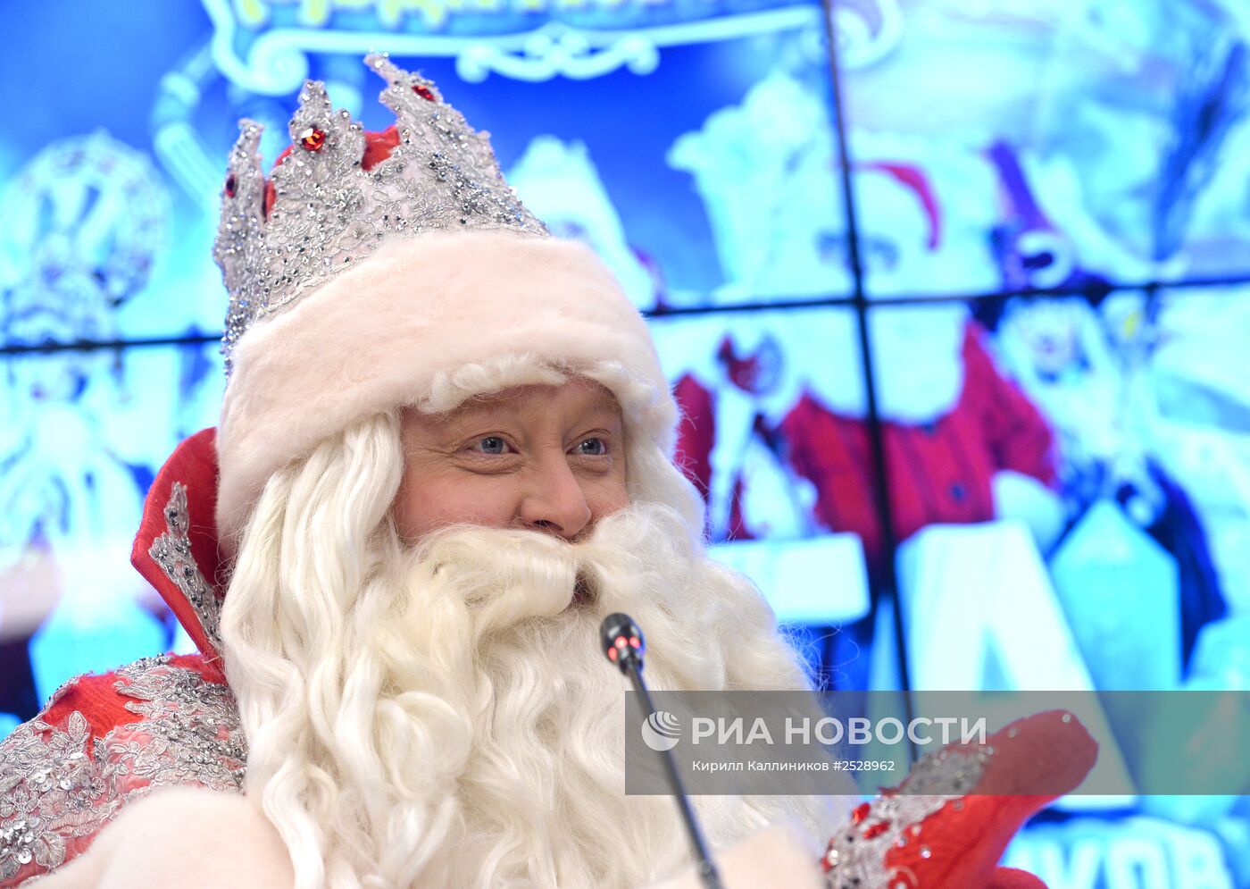 Пресс-конференция главного Деда Мороза страны