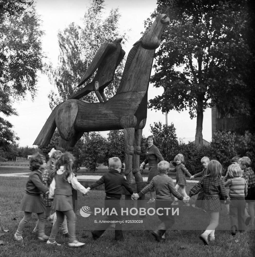 На детской площадке в Литве