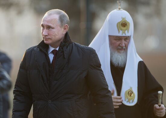 В.Путин принял участие в церемонии открытия памятника Александру I