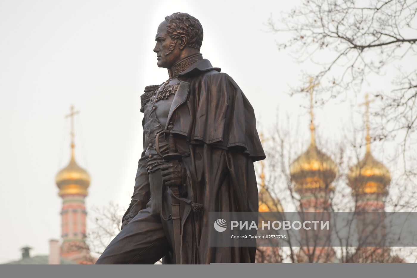 В.Путин принял участие в церемонии открытия памятника Александру I