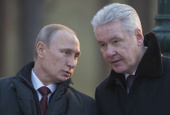 В.Путин принял участие в церемонии открытия памятника Александру I